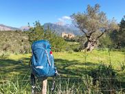 eurohike-wanderreisen-mallorca-landschaft-rucksack