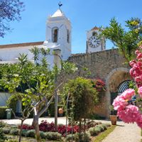 Kirche Santa Maria do Castelo in Tavira an der Algarve