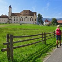 3 Hikers on the Way to the Wieskirche