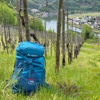 Eurohike backpack between vines on the Calmont Steig on the Moselle