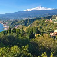 Panoramablick auf den Aetna von Taormina aus