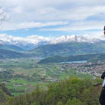 Wanderer in Levico mit Panoramablick