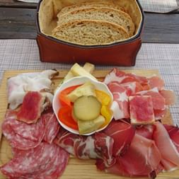Bacon platter in Rifugio San Pietro