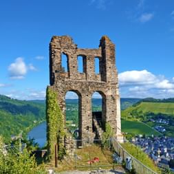 Moselsteig Ruine Traben Trarbach
