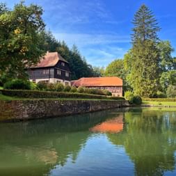 Gebäude bei Wasserschloss