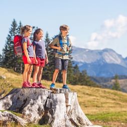 Kinder auf der Genneralm