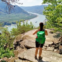 Wanderin am Welterbesteig Wachau