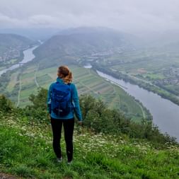 Hiker with a view of the Moselle