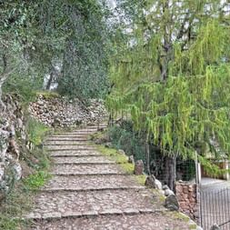 Hiking path from Deia to Soller in Mallorca