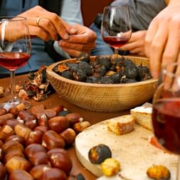 Wanderrast mit Kastanien