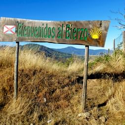 “Bienvenidos al Bierzo” sign on the Way of St. James
