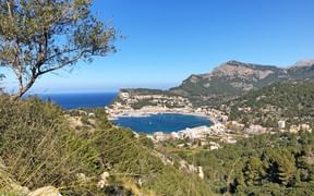 Blick beim Wandern auf Pt. Soller