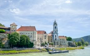 Die Stiftskirche von Dürnstein Die Stiftskirche von Dürnstein