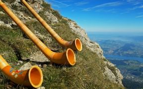 Alphorns with a view of Lake Lucerne