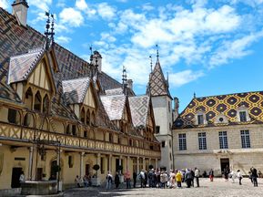 Beautiful city Beaune as starting point for the hiking tour