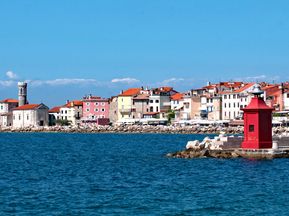 Küstenstadt auf der Wanderreise in Istrien