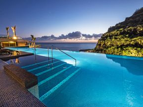 Infinity Pool im Hotel Savoy Saccharum auf Madeira