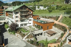 Schwarzer Adler exterior view