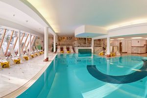 Hotel Crystal Fügen swimming pool