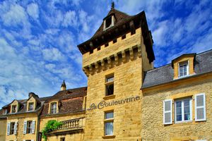 Exterior view of the Hôtel la Couleuvrine in Sarlat