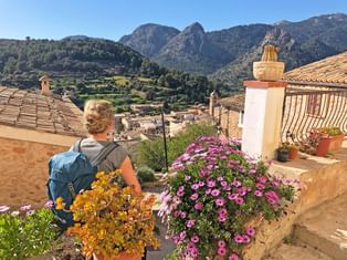 eurohike-wanderreisen-mallorca-bunyola-wanderer-ausblick