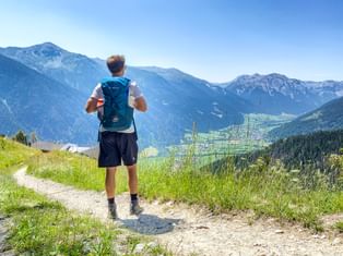 Wanderer im Vinschgau
