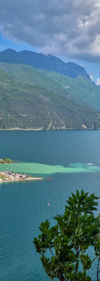 Ausblick auf den Gardasee von Monte Brione