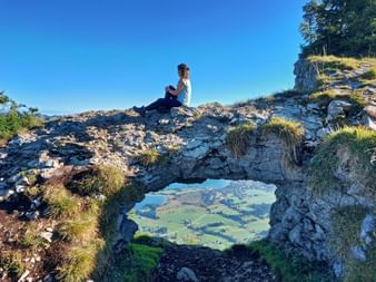 Christina beim Wandern auf die Bleckwand im Strobl