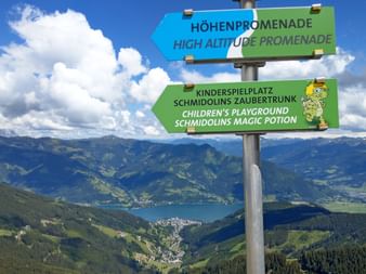 Hiking signpost along the adventure trail aournd mount Kohlmais