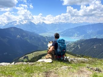 Hiking with a dog in Pinzgau