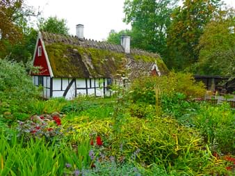 Traditionelles schwedisches Haus am Österlenleden