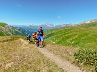 Wanderinnen in den Bergen von Georgien