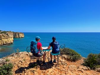 Wanderrast an der Küste der Algarve