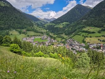 Panoramic view of the valley at St. Leonhard
