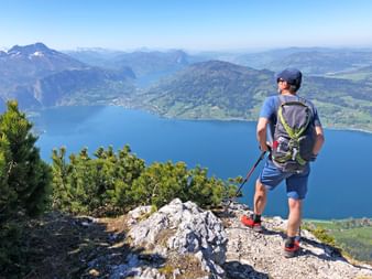 Hiker with view of the Attersee