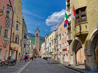 Colourful alleyways and a relaxed atmosphere in Sterzing