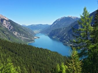 Panoramablick auf den Achensee