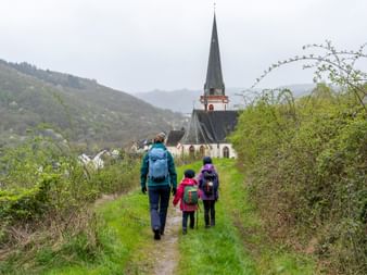 Wanderweg Cochem nach Klotten Kirche