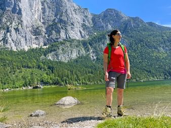 Hiker on the banks of the Altaussee