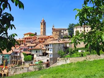 Blick auf ein italienisches Dorf