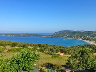 Fantastischer Panoramablick auf Korsikas Kueste