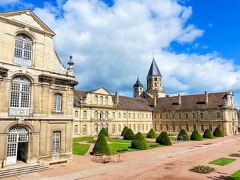 das Schloss "Cluny" in Burgund