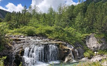 Rauschende Wasserfälle beim Wandern am Lechweg