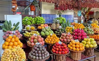 Wandern durch den Obstmarkt in Funchal