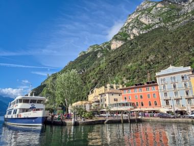 Ufer in Riva del Garda