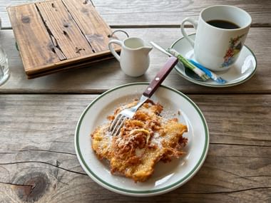 Kulinarik Foto mit Kaffee und Mehlspeise