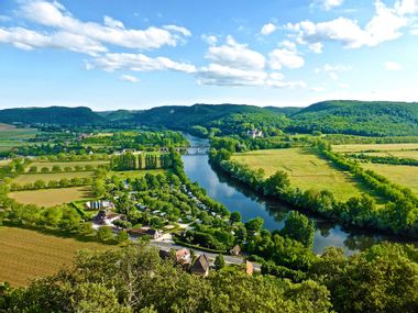 Wanderwege immer mit wunderschönen Blick auf den Fluss Dordogne
