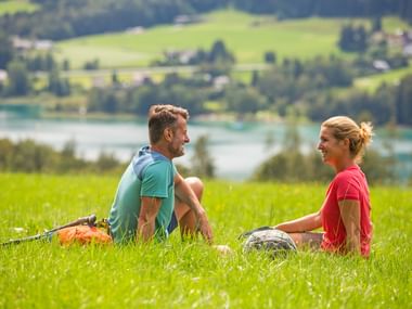 Wanderpaar auf der Genneralm