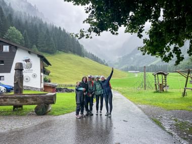 Wandergruppe bei der Alpenueberquerung E5