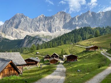 Hiking holidays in the Alpine region